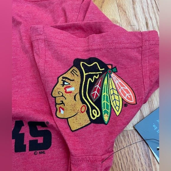 NWT! Hands High NHL Chicago Blackhawks Red Tshirt - Picture 6 of 8